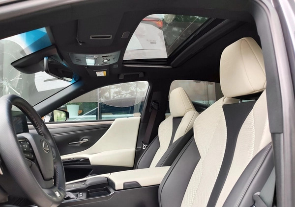 Lexus ES cena 199900 przebieg: 51114, rok produkcji 2021 z Izbica Kujawska małe 562